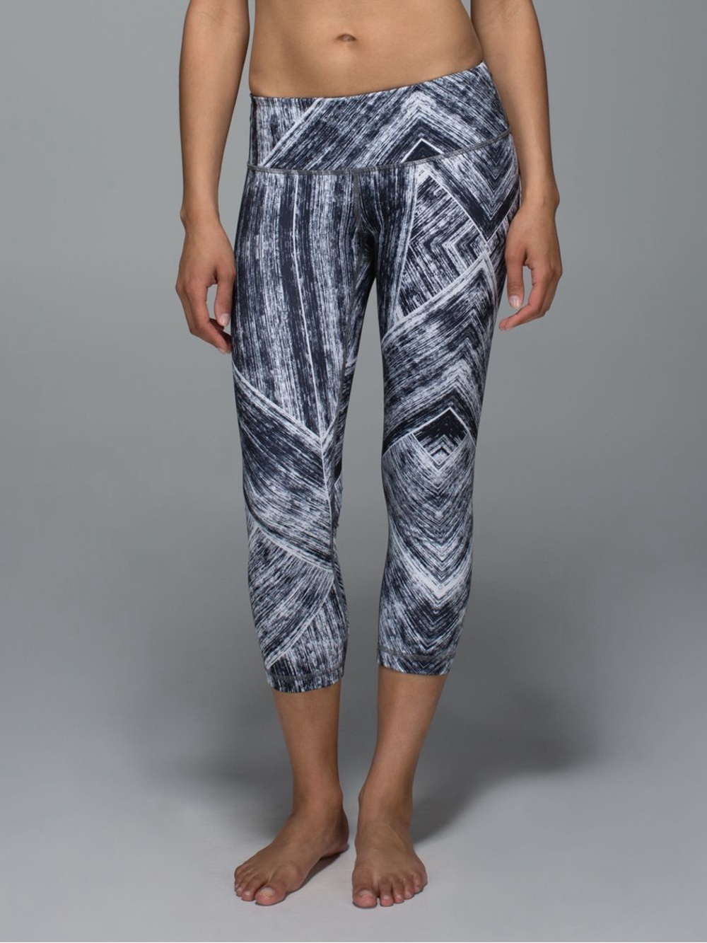 Lululemon Wunder Under Crop II Full-On Luon Heat Wave White Black Size 4